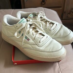 Reebok Off White Vintage Club C